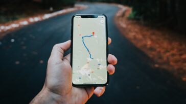 How to Drop a Pin on Google Maps on Mobile and Desktop