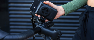 StrideCharge innove en proposant une solution pour les téléphones portables hors d'usage : l'étui et le support pour téléphone à recharge sans fil