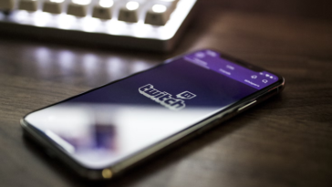 How to Build a Just Chatting Twitch Stream