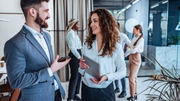 Comment s'habiller professionnellement - Social Matic